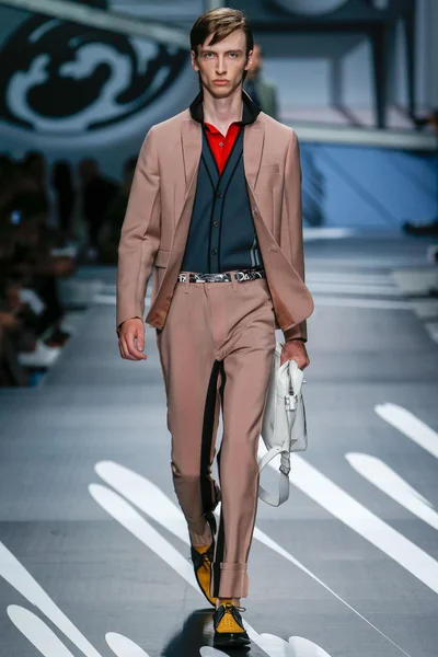 Look 33
